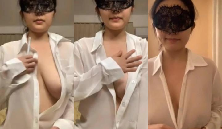 抖音骚少妇【吃一口美女】木瓜奶，一对一视频定制，淫语诱惑