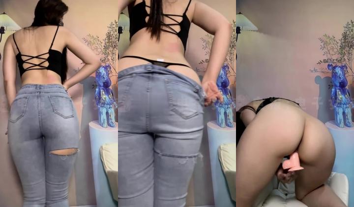 抖音15万粉丝BBW网红「沫儿」付费定制大尺度长视频，顶级微胖身材，巨乳肥臀裸舞，瑜伽裤丝袜高跟