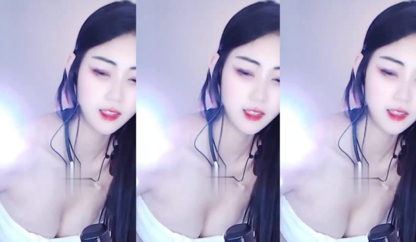 万元定制网易CC颜值主播极品反差婊【桃诗诗】劲曲裸舞、抖臀抖奶、掰穴、道具紫薇超强顶级挑逗