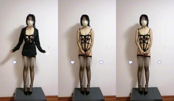 推特上一个研究生，活活女菩萨，【柒柒77kimoji】接受网友各种挑战，裸舞电击灌肠风油精生姜插