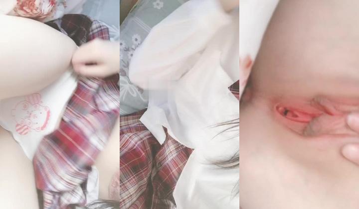 《最新流出 宅男福利》青春无敌 推特福利姬清纯白虎粉B反差女神【烧酒】私拍~各种道具紫薇喷水看子