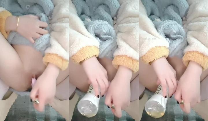 粉嫩白虎，推特萝莉风，百变福利姬【啵啵兔】付费视图，裸舞道具紫薇户外露出尿尿