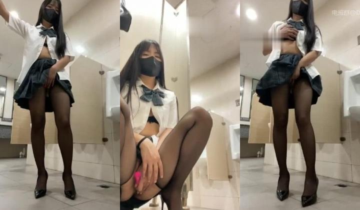 反差黑丝骚学姐【Asia-Lynn】户外公共场所~厕所饭店各种发骚~喷水抽搐