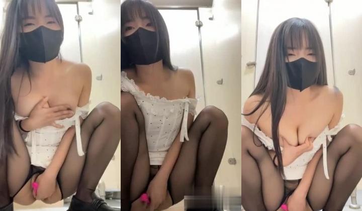 反差黑丝骚学姐【Asia-Lynn】户外公共场所~厕所饭店各种发骚~喷水抽搐