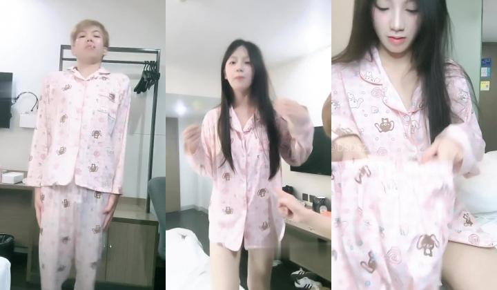 ️颜值巨乳【你的小月月508370492】纯欲天花板！超高颜值-完美身材大奶子