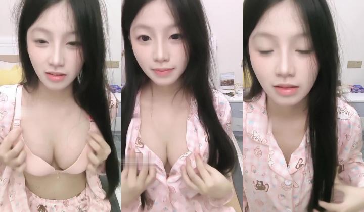 ️颜值巨乳【你的小月月508370492】纯欲天花板！超高颜值-完美身材大奶子
