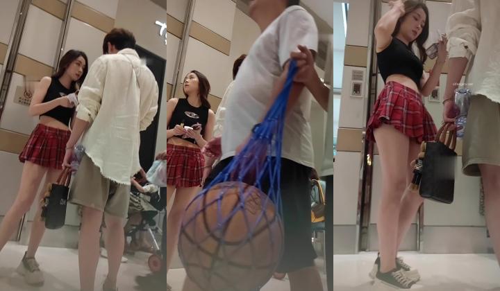 抄底【XLBCD】极品美女大长腿，黑色蕾丝白边内
