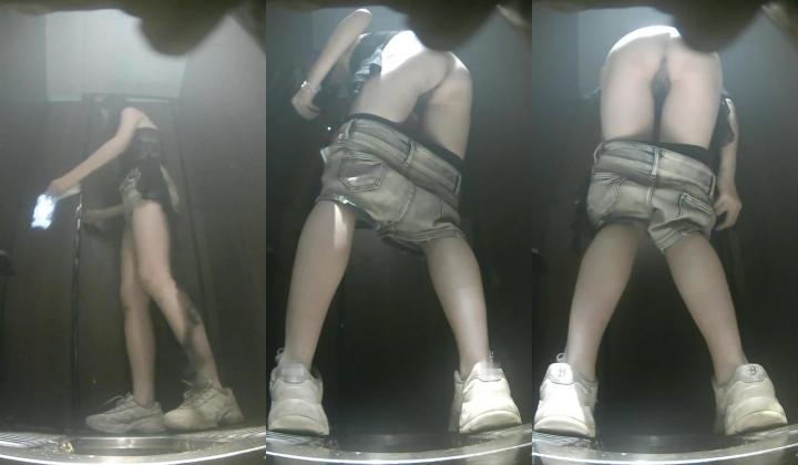 夜总会酒吧绿光系列后拍小姐尿尿其中几个逼逼粉嫩的长腿妹子