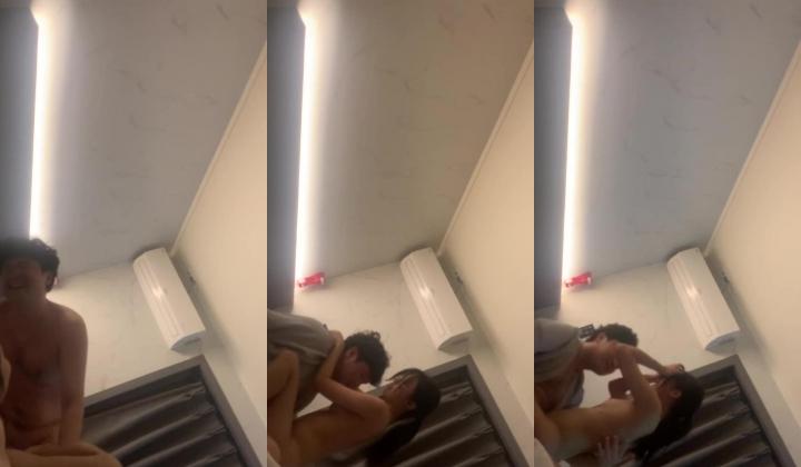 露脸清纯学生妹【允儿】自拍大量淫荡视频卖钱花~裸舞、楼梯间停车场学具紫薇、啪啪各种骚操作极度反差
