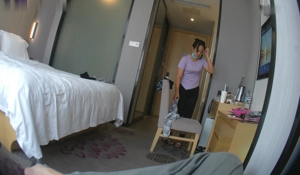 只被她老公操过的良家少妇被大神日懵逼了，此女主是重庆一离异少妇，被忽悠拍艳照