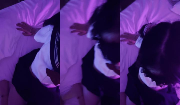 成都御萝双修少女，人前是在抖音爱臭美的网红小姐姐，一进卧室秒变小母狗跪求待哺，伸着舌头嘴里喊着还要爸爸艹我