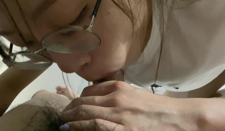 【S级泄密】反差学生妹母狗养成术，淫拍流出，被学长调教驯成精盆肉便器，口交深喉嫩穴无套爆操内射！