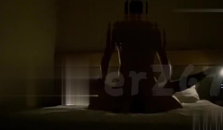推特高品质原创约炮大神「Flyer」复出作品，豹纹丁字裤肥臀母狗后入第一人称视角抽插，楼道刺激露出口交后入