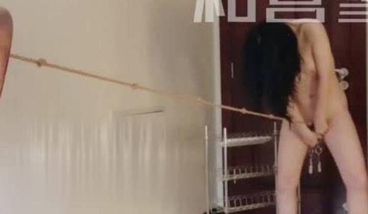《反差女神重弹泄密》极品白虎一线天粉B靓妹！推特重口网红【和宫雪】私拍，双洞 风油精 虐阴 肛塞