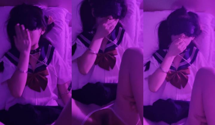 成都御萝双修少女，人前是在抖音爱臭美的网红小姐姐，一进卧室秒变小母狗跪求待哺，伸着舌头嘴里喊着还要爸爸艹我