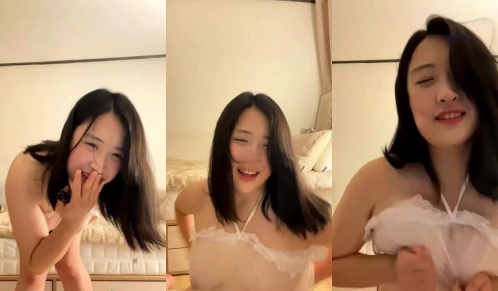 《最新流出女神泄密》露脸才是王道！万人求档 人形清纯母狗反差婊
