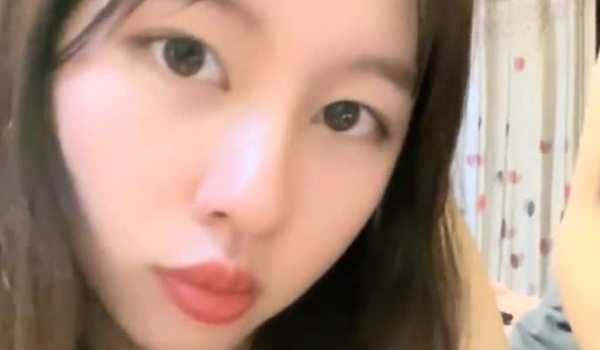 原来的换妻极品探花，【黑皮黑皮】，避风头两口子自己搞，~收费跳蛋自慰~无套啪啪~互舔