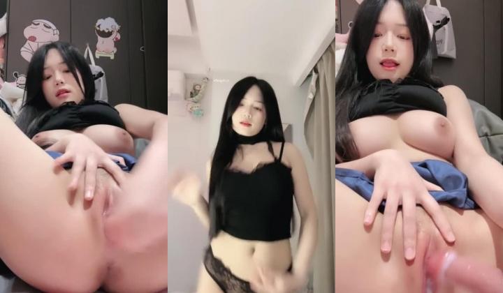 【e懒得喷】危险纯欲体 G奶女学生 全身肌肤雪白 完美身材小蛮腰大长腿粉嫩逼逼 抖胸裸舞道具喷水