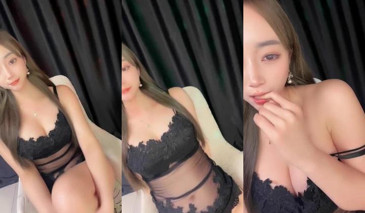 绝对的尤物【顶级人间尤物】校花美少女~黑丝美腿~跳蛋高潮