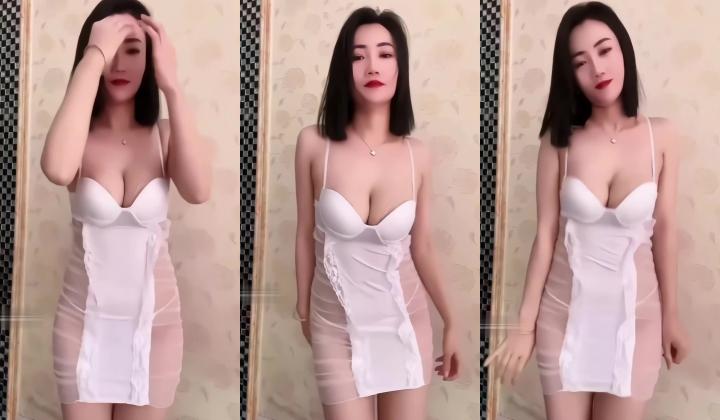 快手颜值少妇【媛猫儿】极品御姐榨精小鲜肉，好身材大长腿，足交圣体，逼肥奶圆