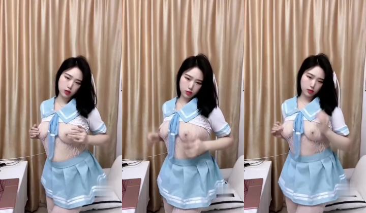 快手高冷美女 ️-芝士姐姐- ️：OL制服、包臀裙子，实在是太美，自慰、啪啪、摇胸舞，扭胯 太诱人！