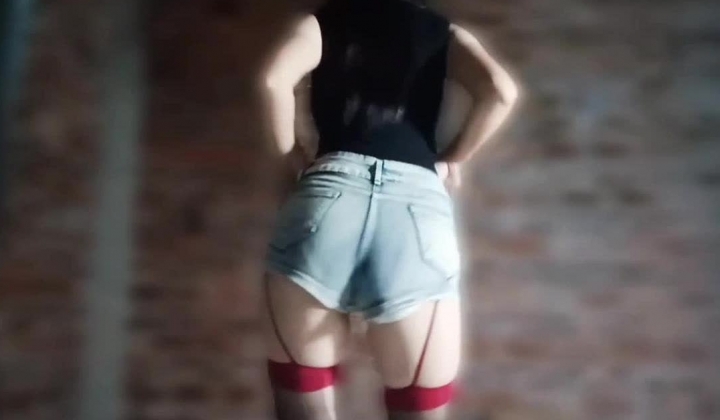 快手精神小妹【小呆】反差裸舞动感背摇 顶B摇