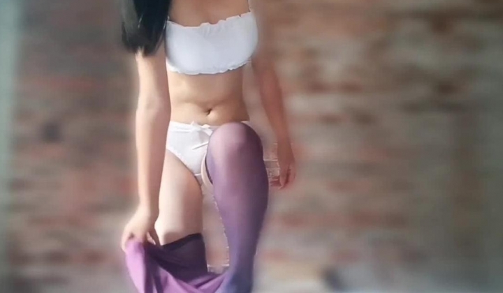 快手精神小妹【小呆】反差裸舞动感背摇 顶B摇