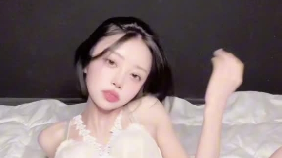 ️韩国极品女团热舞网红釜山美元-曾伊mllnjx热舞自慰福利