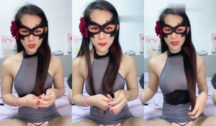 ️极品电臀【小糖果吖】饥渴蒙面女郎、堪称榨精机器