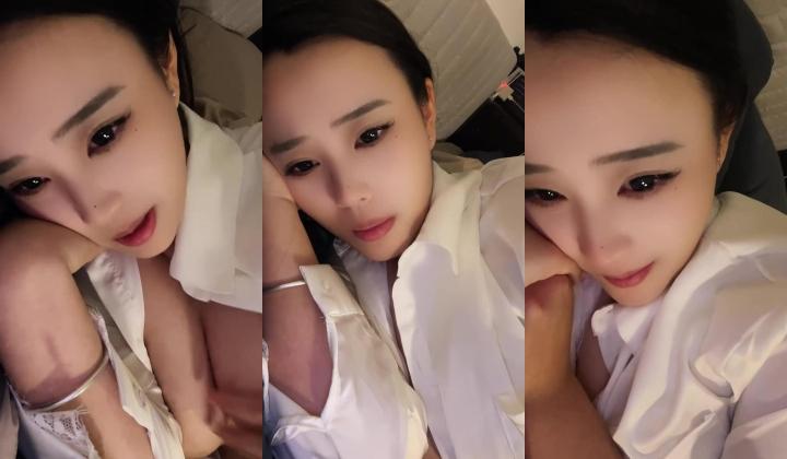【小鱼糕冷】巨乳空姐~! 机场直播~跳蛋自慰~与肥猪男啪啪