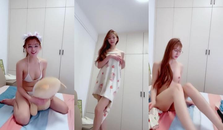 ️斯文眼镜清纯美少女【小思思爱吃糖】超级反差的一面，脸穴同框自慰，无敌超可爱