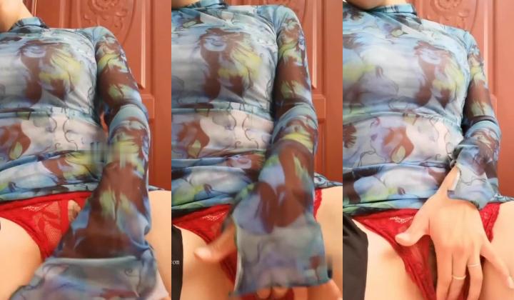 抖音泄密！风骚短发眼镜御姐【不是女王】脸穴同框M腿丝袜自慰挤奶手炮足交骚穴特写