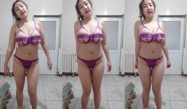 最新泄密流出快手福利极品巨乳大奶少妇【李恬恬】全裸抖奶脸穴同框XO自拍视频