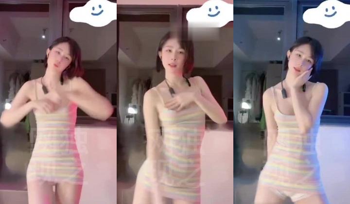 【抖音泄密】，反差大学生【冰糖炖橙子】，顶级颜值身材 一对一自慰+露点最大尺度