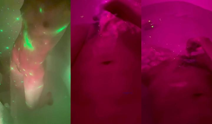 网红柔体嫩妹艺校舞蹈系一字马娃娃脸萝莉小美女【我的小尤希】私拍，裸体展示紫薇被洋屌各种肏