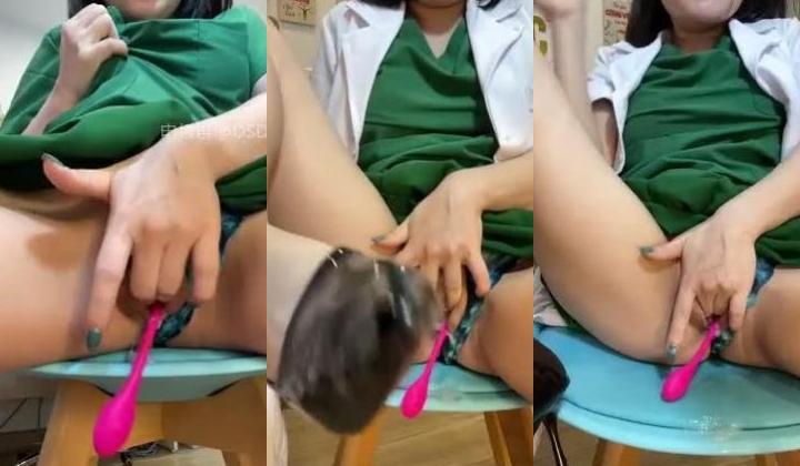 ️公共场所露出博主 气质骚浪医生【clinicsexy】值班室 公共场所 跳蛋发骚扣穴露奶