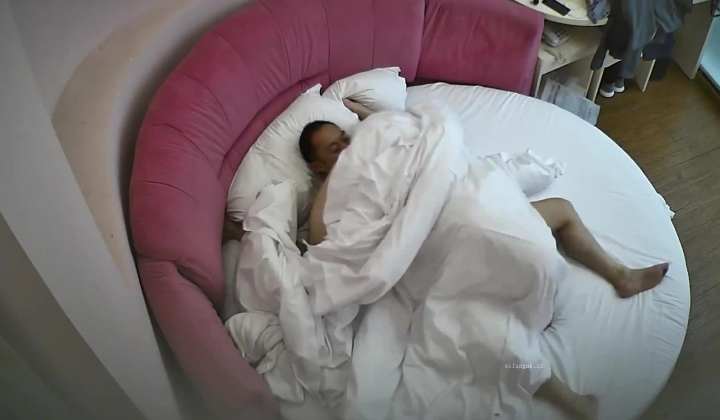 酒店偷拍 大波浪卷发少妇中午到酒店约会奸夫被扑倒疯狂692-7流出酒店偷拍 大波浪卷发少妇中午到酒店约会奸夫被扑倒疯狂69