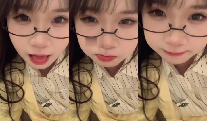 露脸清纯美少女『neko酱』私拍泄密 童颜巨乳超极品身材，被大鸡巴爸爸当成鸡巴套子，被大肉棒操到合不拢腿