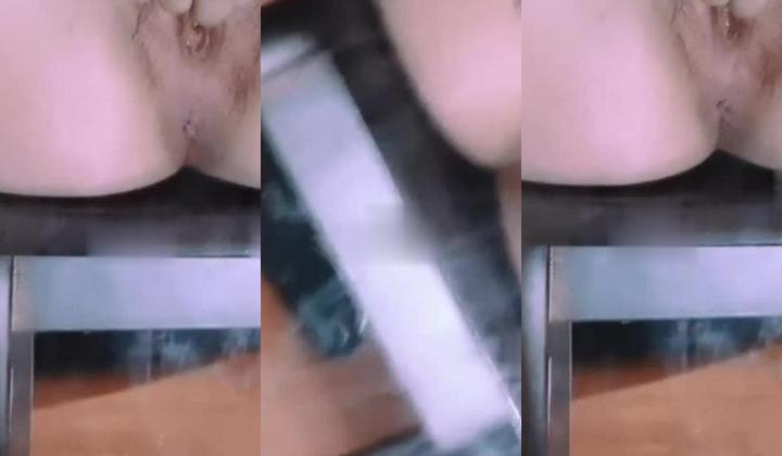 身材好又年轻又很骚气，推特网红博主【yingBetter】洗澡道具紫薇打炮玩菊花，太母狗了