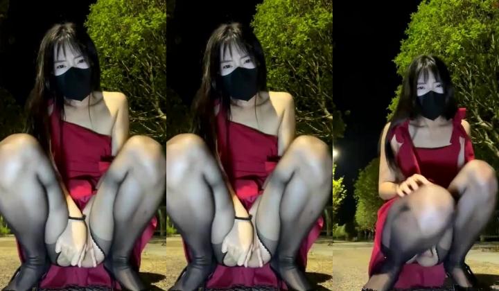 【xiao-Lin】白丝逼夹跳蛋户外露出自慰兔女郎造型真不错被称为厕所女神喜欢男厕露