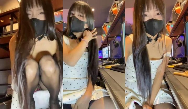 【xiao-Lin】白丝逼夹跳蛋户外露出自慰兔女郎造型真不错被称为厕所女神喜欢男厕露