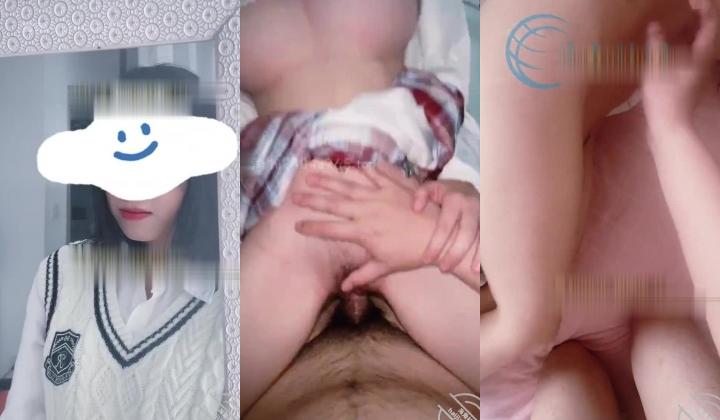 【乱伦 ️通奸大神】内心中的黑暗之神 魔鬼梨型身材妹妹 电影院里帮口交 回来一顿肏 小穴汁多水嫩