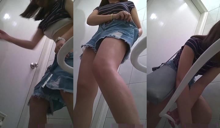 TP大神（野狼）商场女厕偷拍多位漂亮的美女