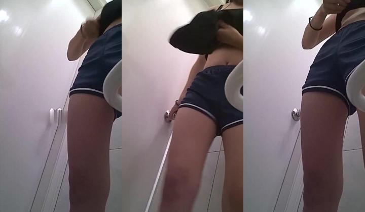 TP大神（野狼）商场女厕偷拍多位漂亮的美女
