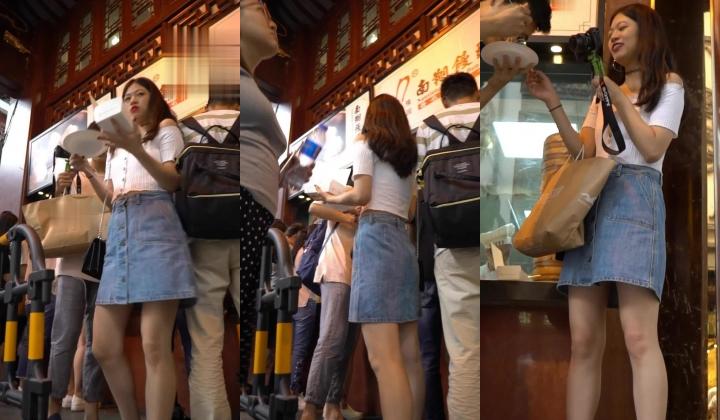 【超市抄底】精品少妇，阴户饱满，靓女美食主播龟男在旁边也要拍，玉足特写