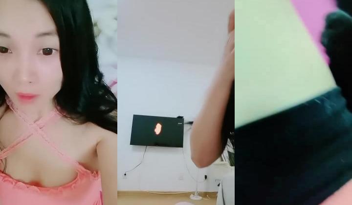 【小狐仙】眼镜御姐 巨乳美女 户外公园跳蛋道具抽插 开档丝袜大长腿插沟搭男技师 抠逼