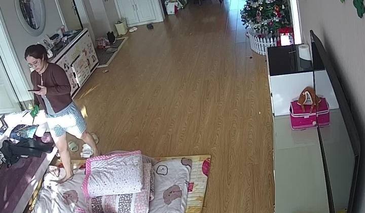 新流出黑客破解【家庭摄像头】新婚小夫妻 上来就是扒内裤一顿操