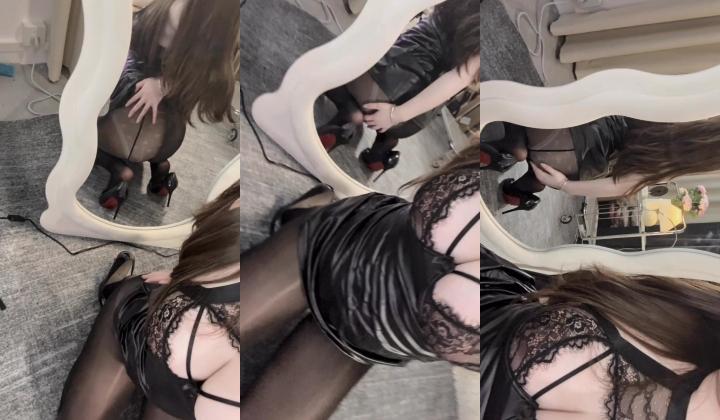 极品主播【泡泡】人靓奶大逼粉，好身材大长腿，好大的乳晕，掰逼展示，裸舞诱惑