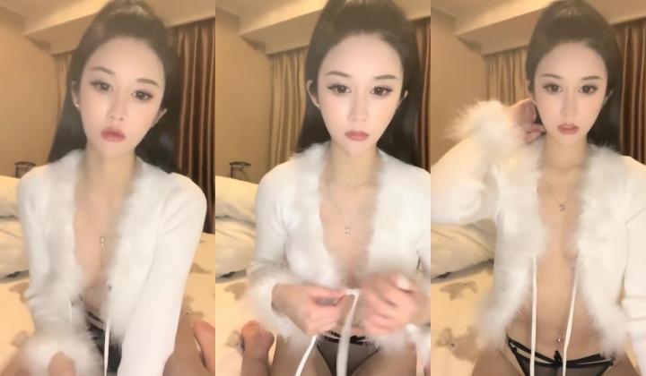 重磅！今年最美女神下海~【豆奶姐姐】密码房 收费房！狂撸 第一天还比较害羞！