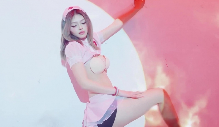 stripchat国产高颜女团【Luckygirl】女女揉奶亲吻裸舞,好身材大长腿，人靓奶圆